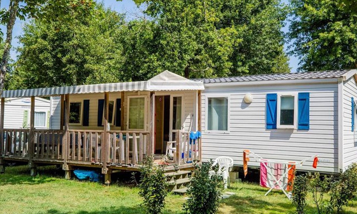 Sainte-Eulalie-en-Born House | Mobile home with terrace in Sainte-Eulalie-en-Born
