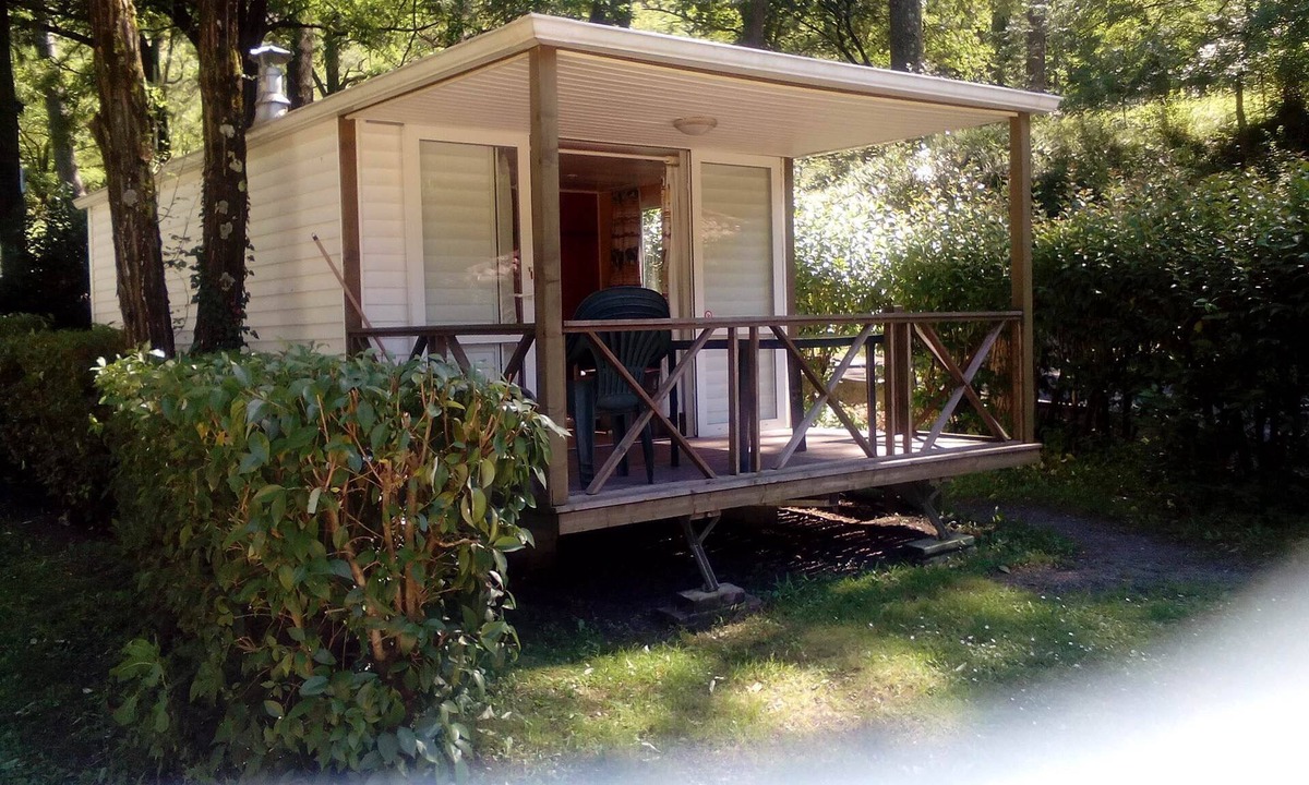 Saint-Jean-de-Valeriscle Ski Chalet | Mobile home with integrated terrace