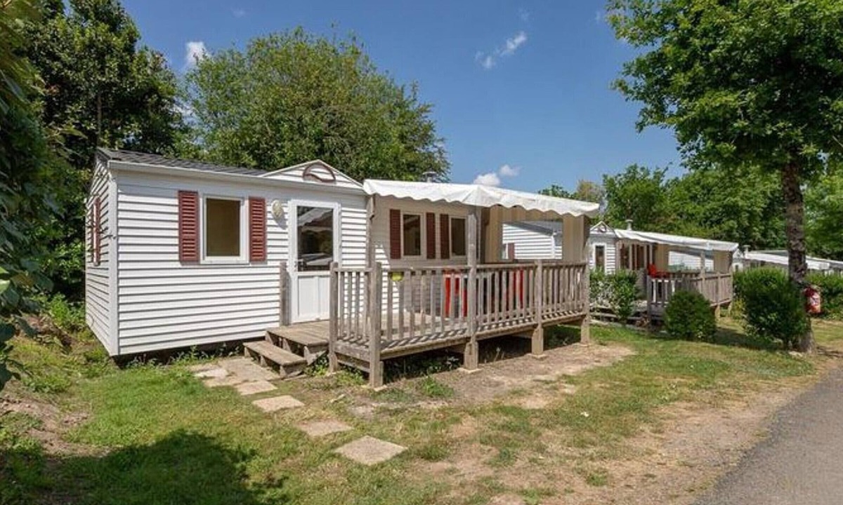 La Chaize-Giraud House | Mobile home with terrace - 2 bedrooms in Bretignolles-sur-Mer