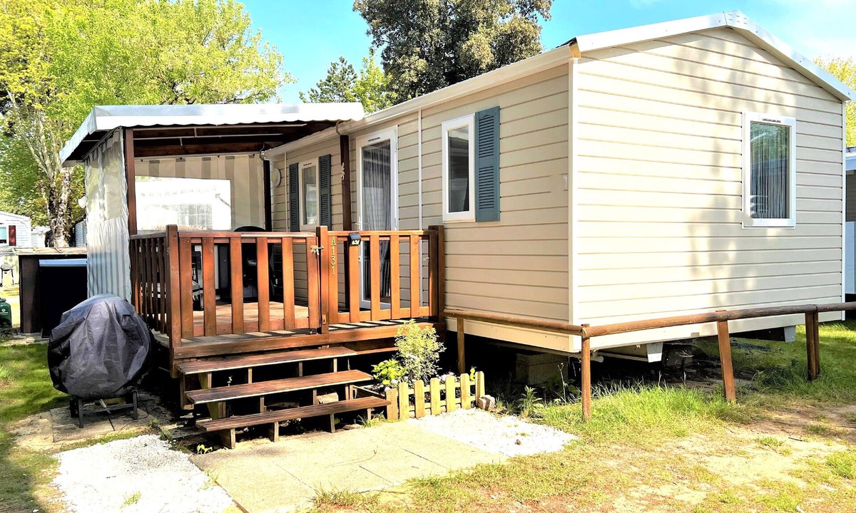 Saint-Jean-de-Monts House | Mobile Home - Sleeps 4 - Parking - Family Pools