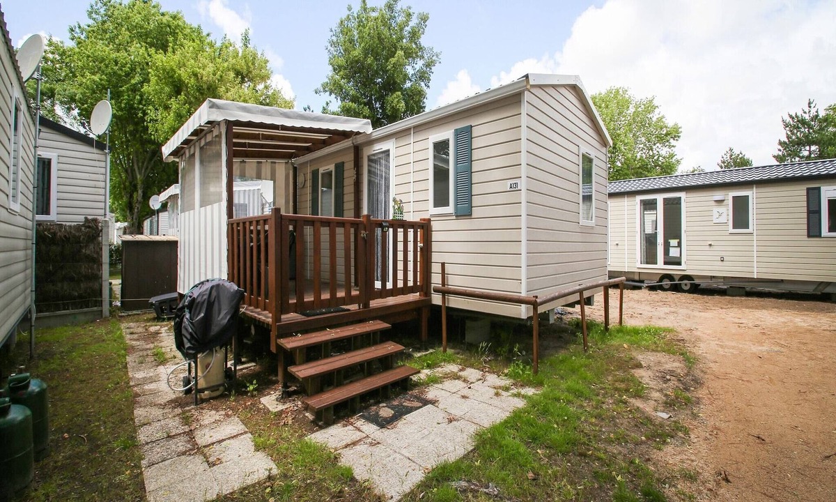 Saint-Jean-de-Monts Ski Chalet | Mobile Home in Saint Jean near Sea Beach