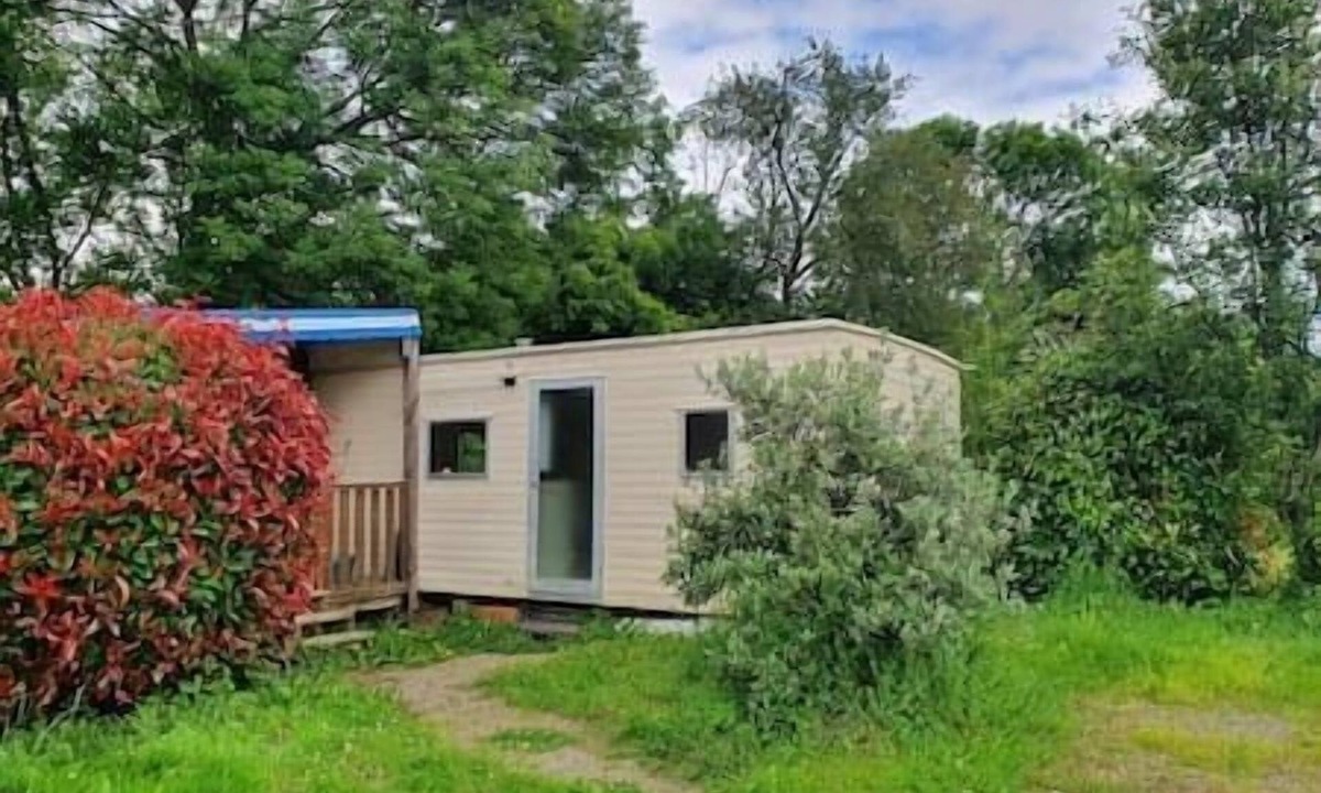 Castelnau-Magnoac House | Mobile home 1 garden view