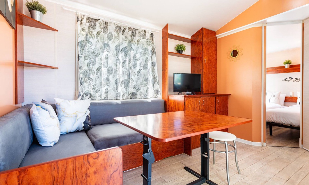 Tirig RV Rental | Mobile Home '241' with Mountain View, Wi-Fi and Air Conditioning