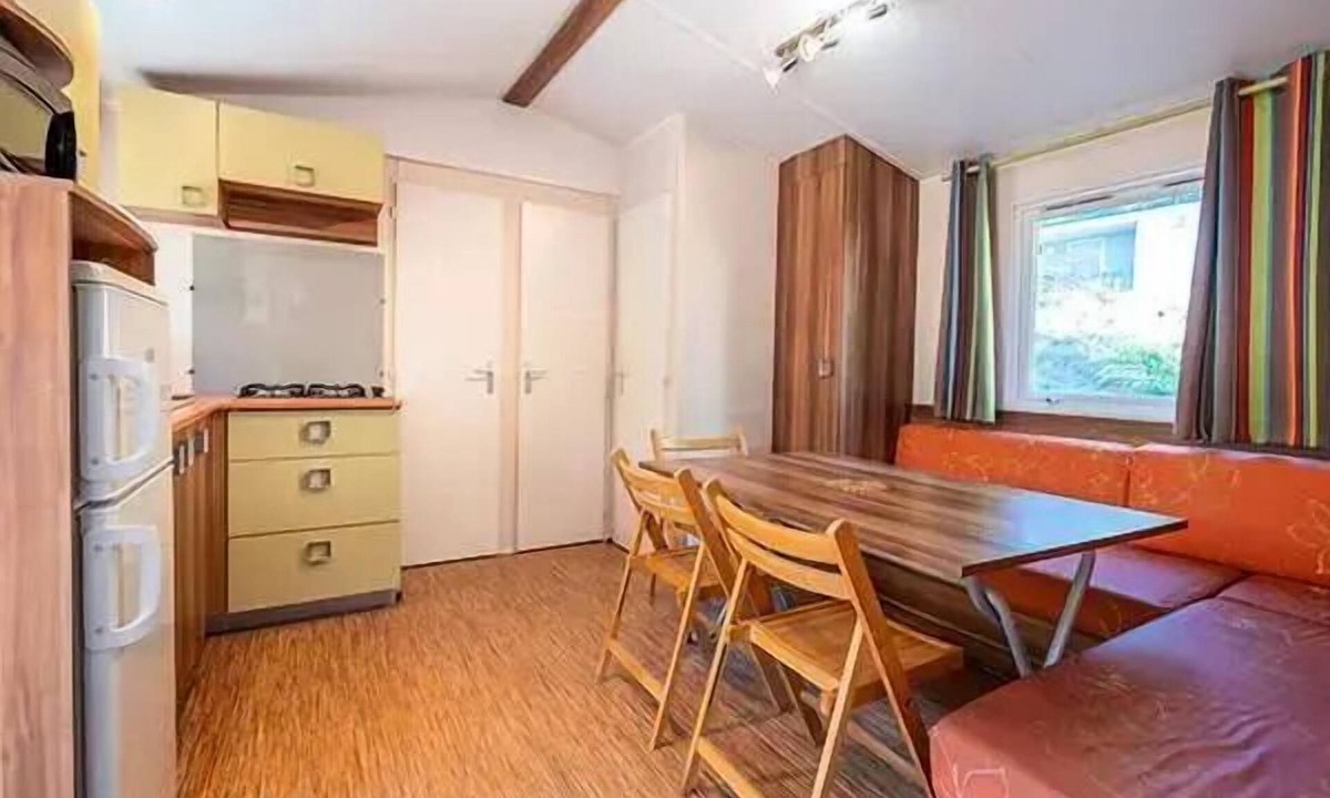 Les Mazures House | Mobile Home | Classic | 3 Bedrooms | 6–8 people | Raised Deck