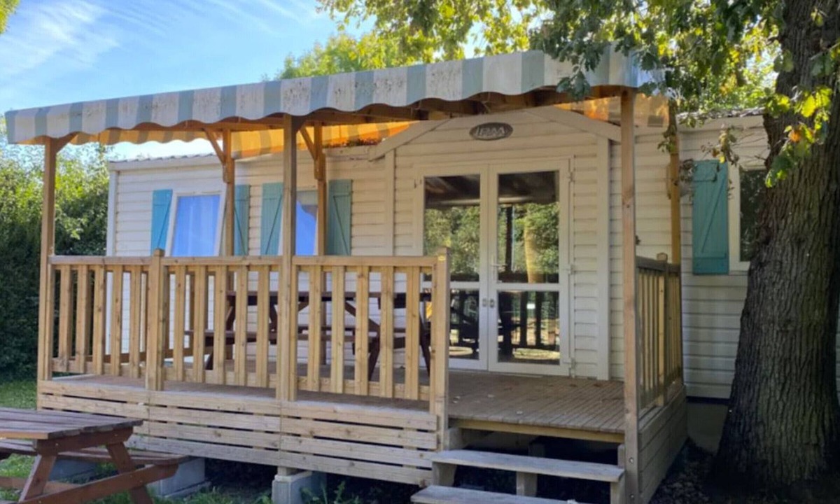 Angicourt House | Mobile home for 6 with terrace