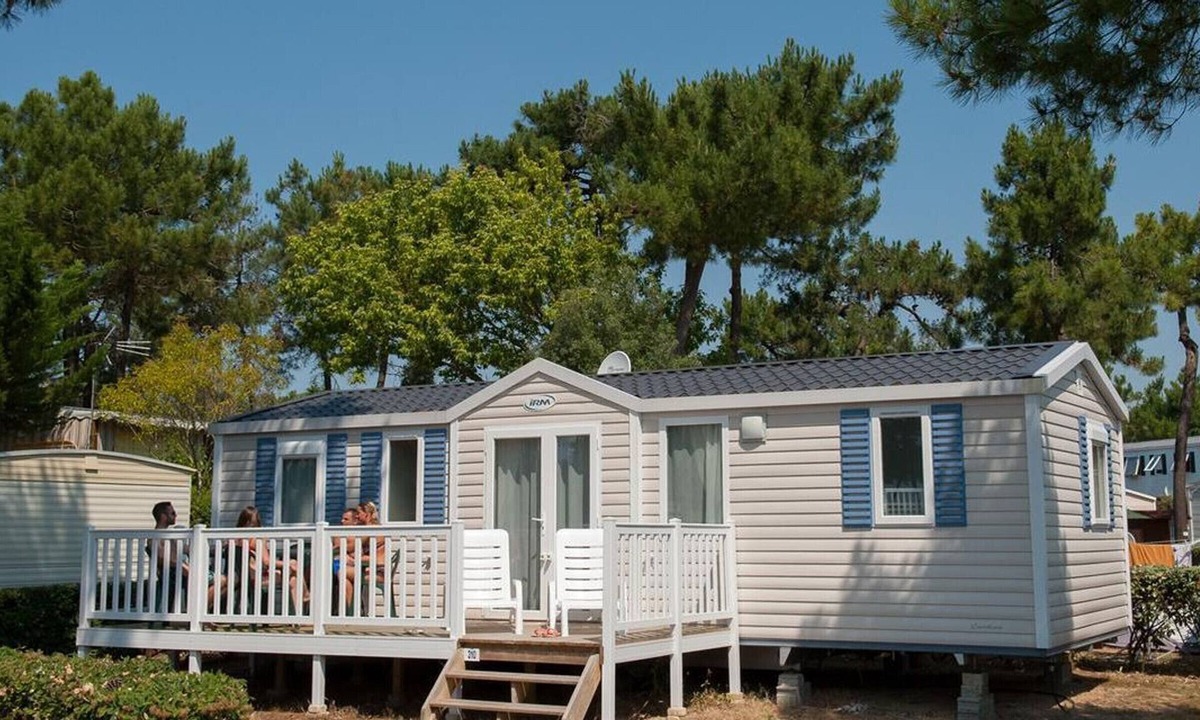 Saint-Jean-de-Monts House | Mobile home with terrace - 3 bedrooms, sleeps 6