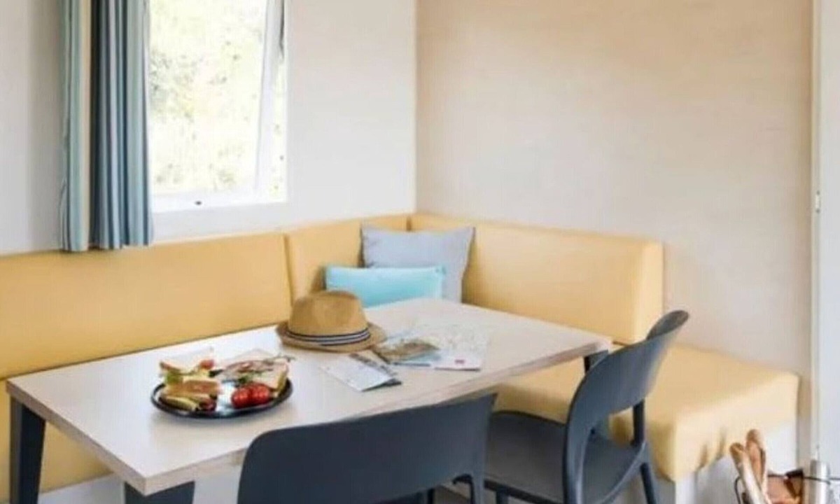 Saint-Paul-en-Born House | Mobile Home for 6, Spacious Terrace