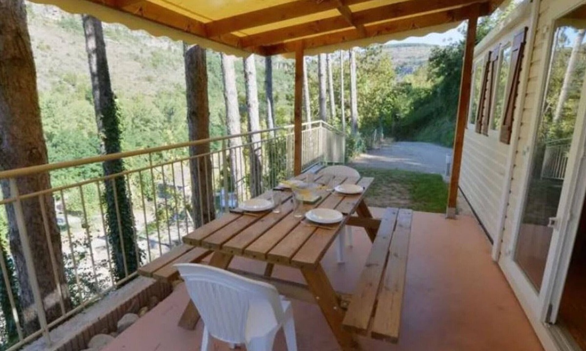Saint-Rome-de-Tarn House | Mobile Home with Terrace - 3 Bedrooms, Sleeps 6