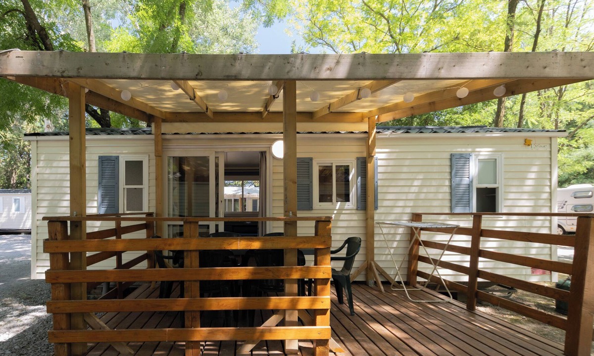 Lavilledieu RV Rental | Mobile Home 'G - 1-6 Pers' with Shared Pool, Private Terrace and Shared Garden