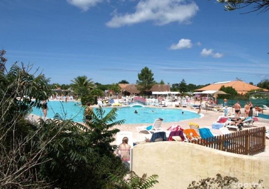 Gastes Other | Mobile home Ht de gamme climatisé dans le camping **** de la Réserve