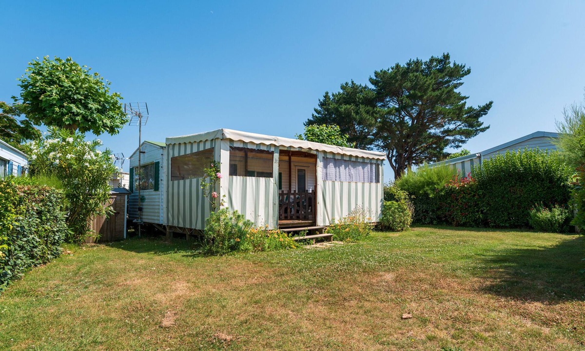 Kervoyal House | Mobile Home 'Kervoyal 56' with Private Terrace and Shared Garden
