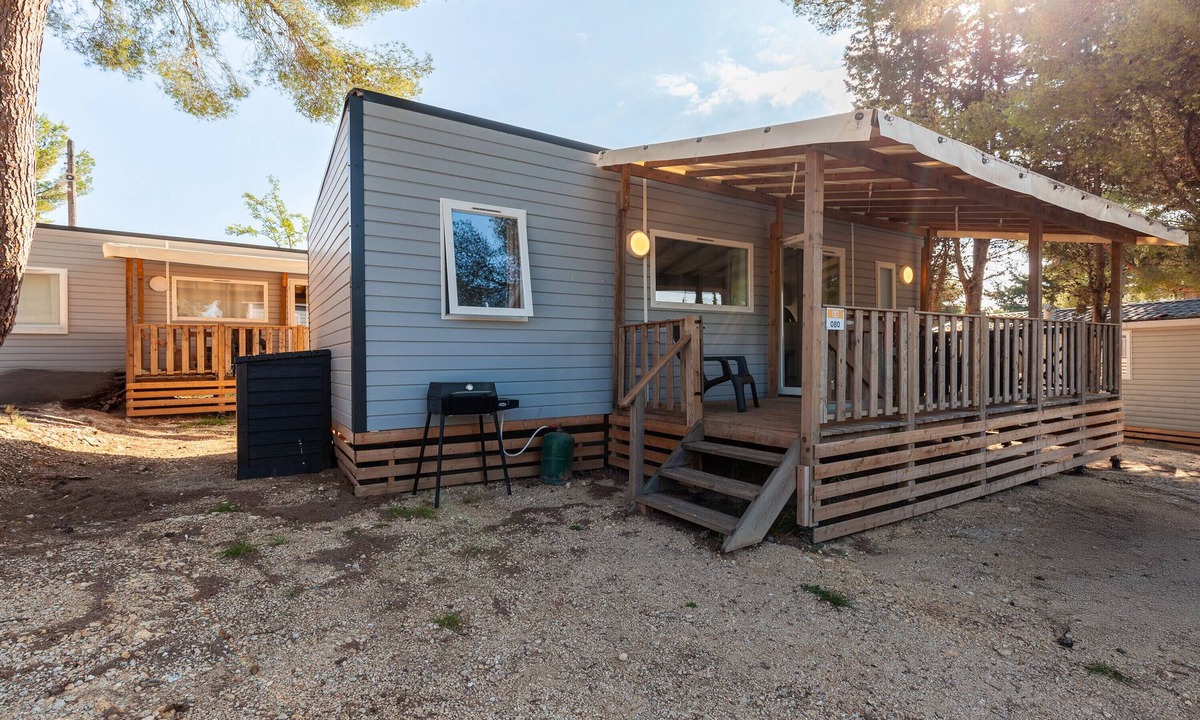 Carry-le-Rouet RV Rental | Mobile Home 'Lou Soleil 80' with Shared Pool, Wi-Fi and Air Conditioning