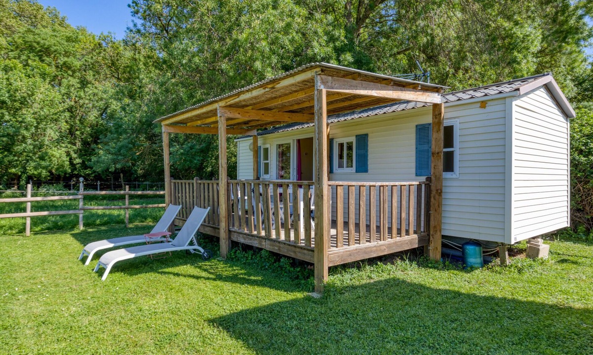 Le Cailar House | Mobile Home 'Mon Gite En Camargue' with Private Terrace, Private Garden and Air Conditioning