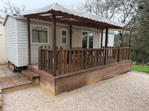Vezenobres Apartment | Mobile home on a secure property