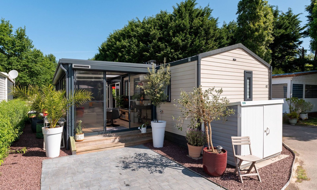 Erdeven House | Mobile Home 'Premium' with Shared Pool, Wi-Fi and Air Conditioning