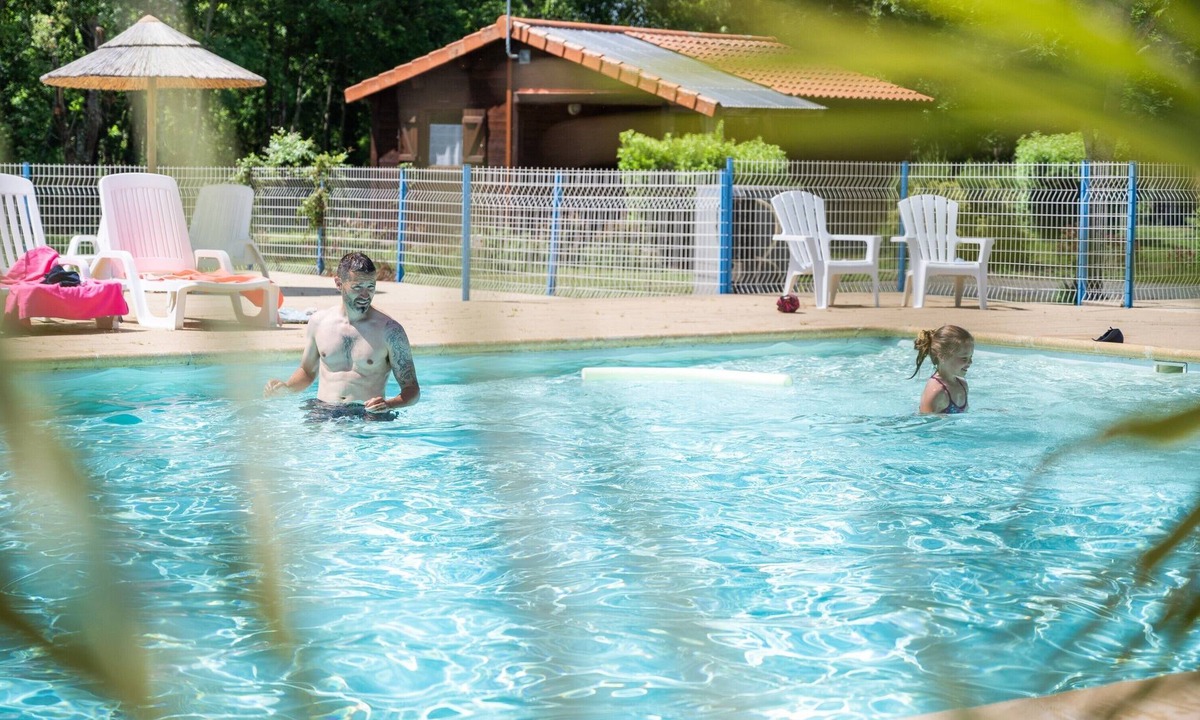 Saint-Gervais House | Mobile Home 'Vallons 56' with Shared Pool and Terrace