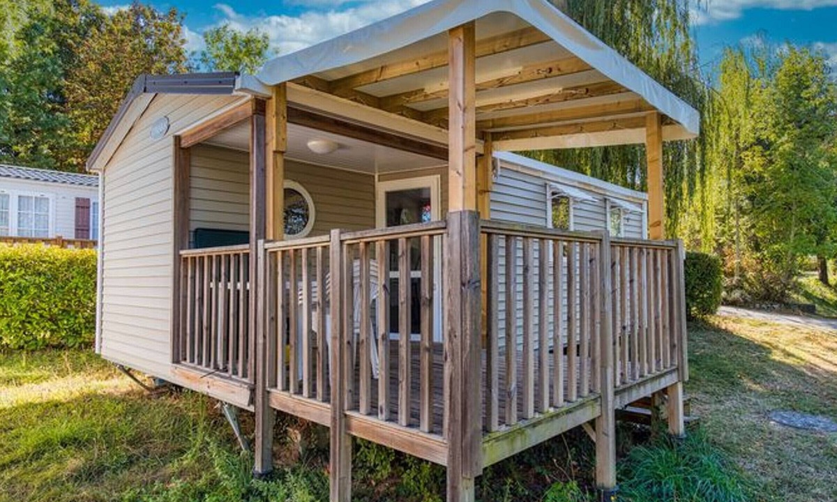 Le Grand Serre House | Mobile home with terrace