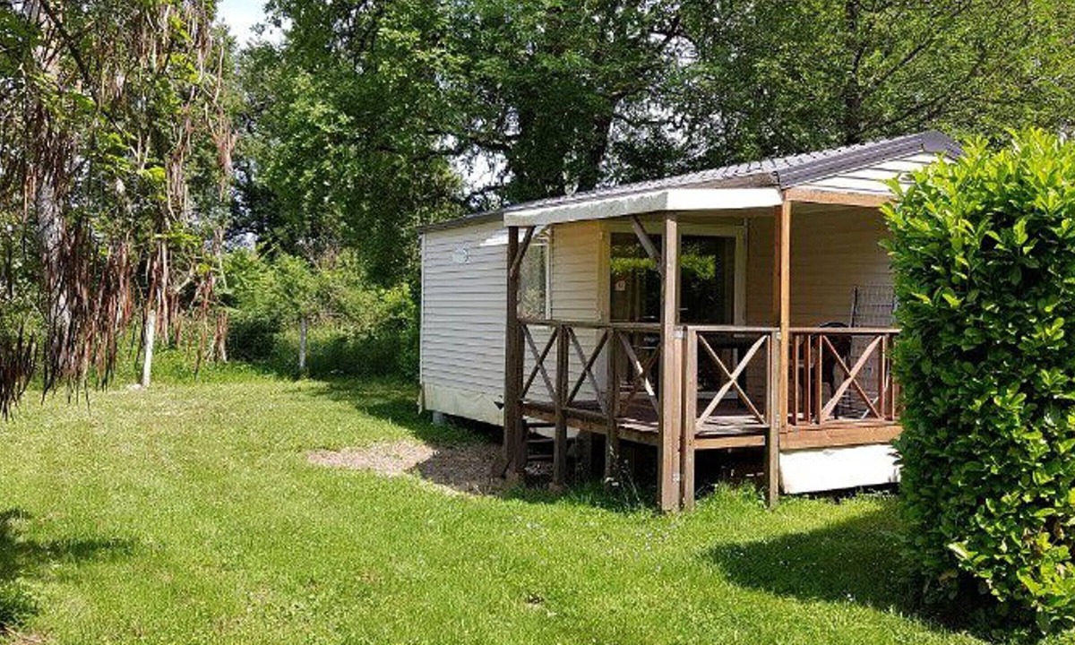 Moncrabeau House | Mobile Home with Terrace for 4 People