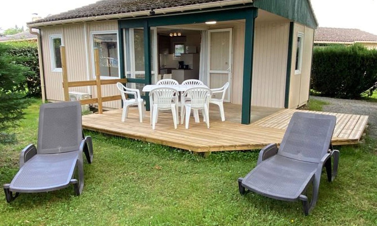Gurmencon Ski Chalet | Mobile Home with Terrace in Gurmençon