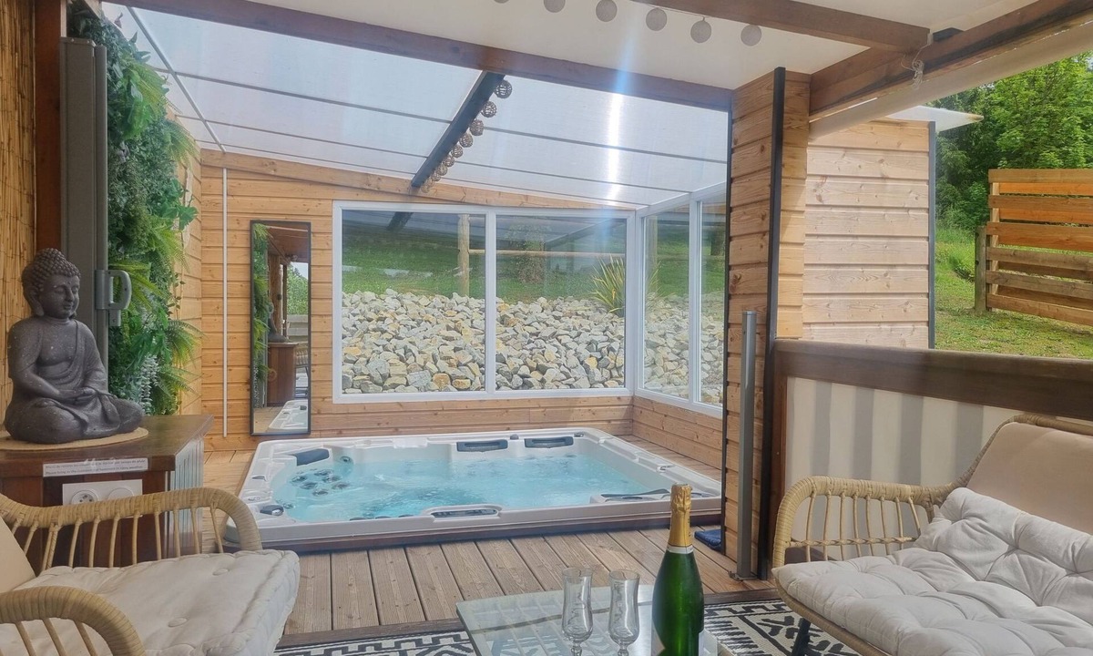 Anneville-sur-Scie Apartment | Mobilheim mit privatem Premium-Jacuzzi by Interhome