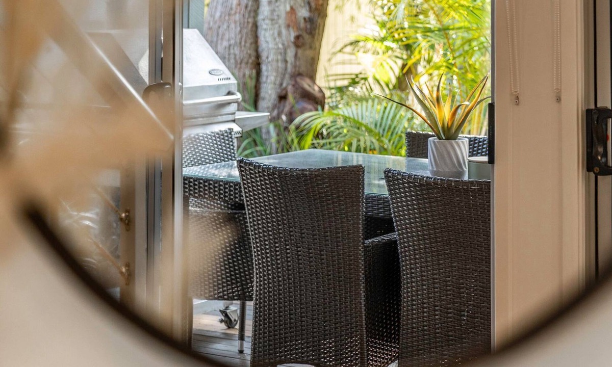 Boomerang Beach Apartment | Mobys Beach House # 29