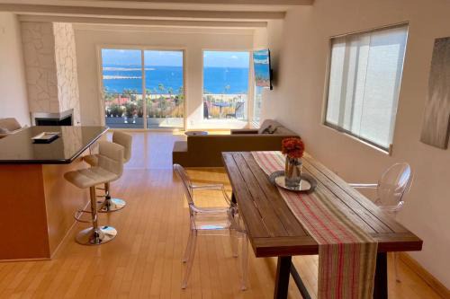 Fort MacArthur House | Mod2bd2ba ShowstoprViews. BBQ. Garage.