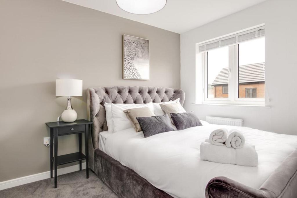 Castle Bromwich House | Moda Stays - Mull Croft House