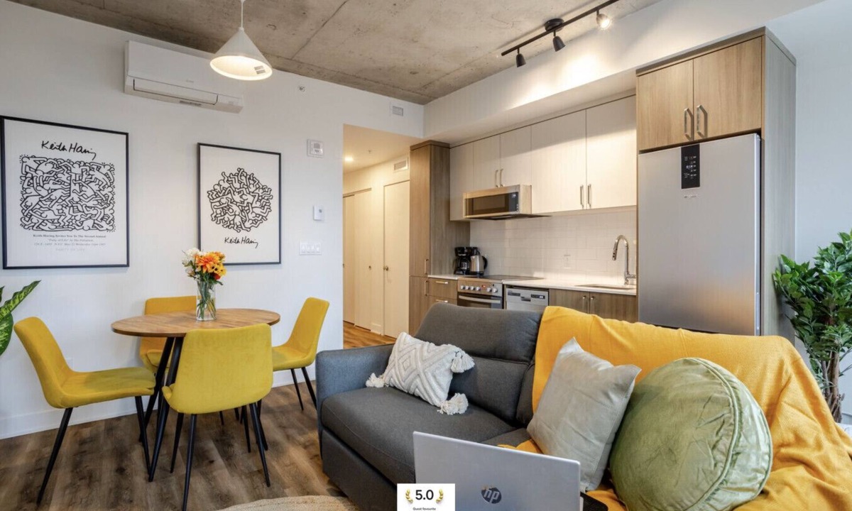 Shaughnessy Village Apartment | Modern 1-BDR APT in DT MTL – Prime Location!