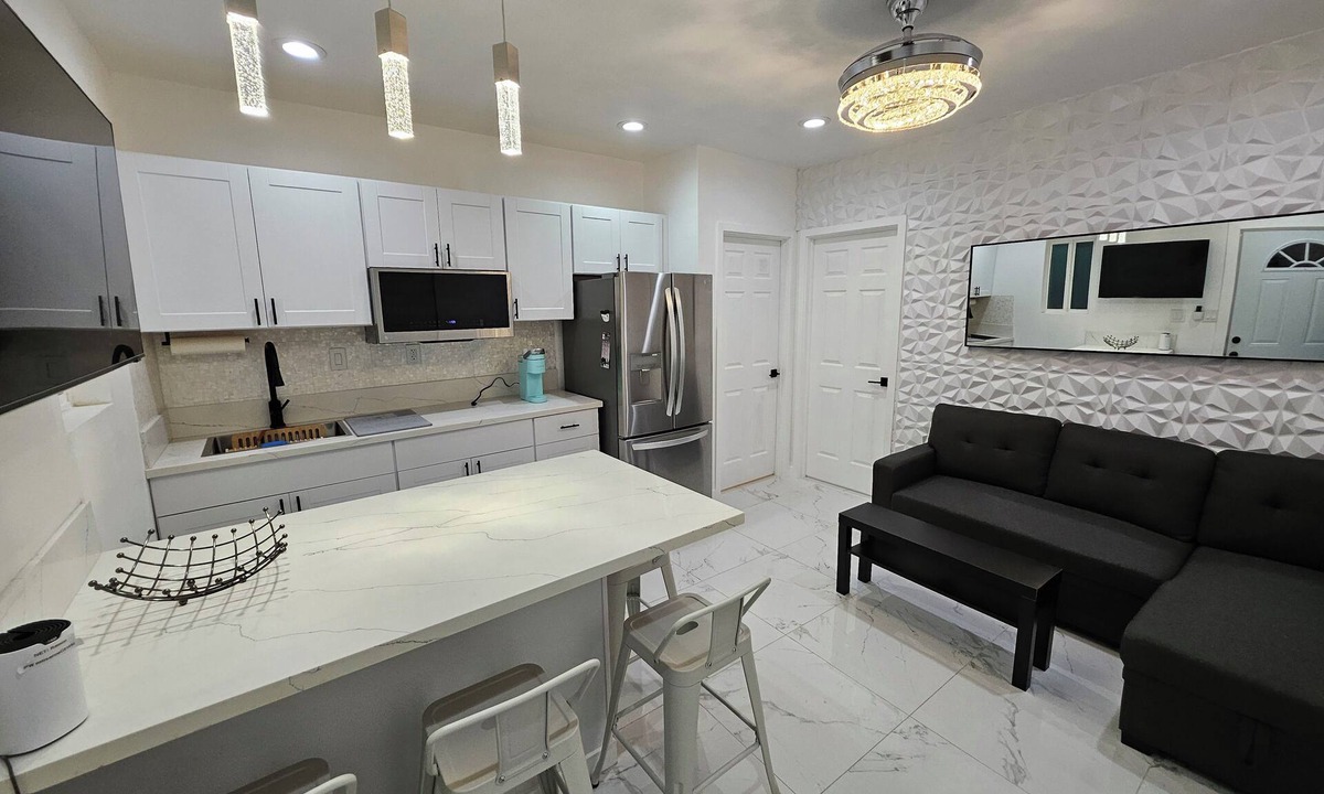 National City Apartment | Modern 1 bed/1 bath ADU with In-Unit Washer/Dryer
