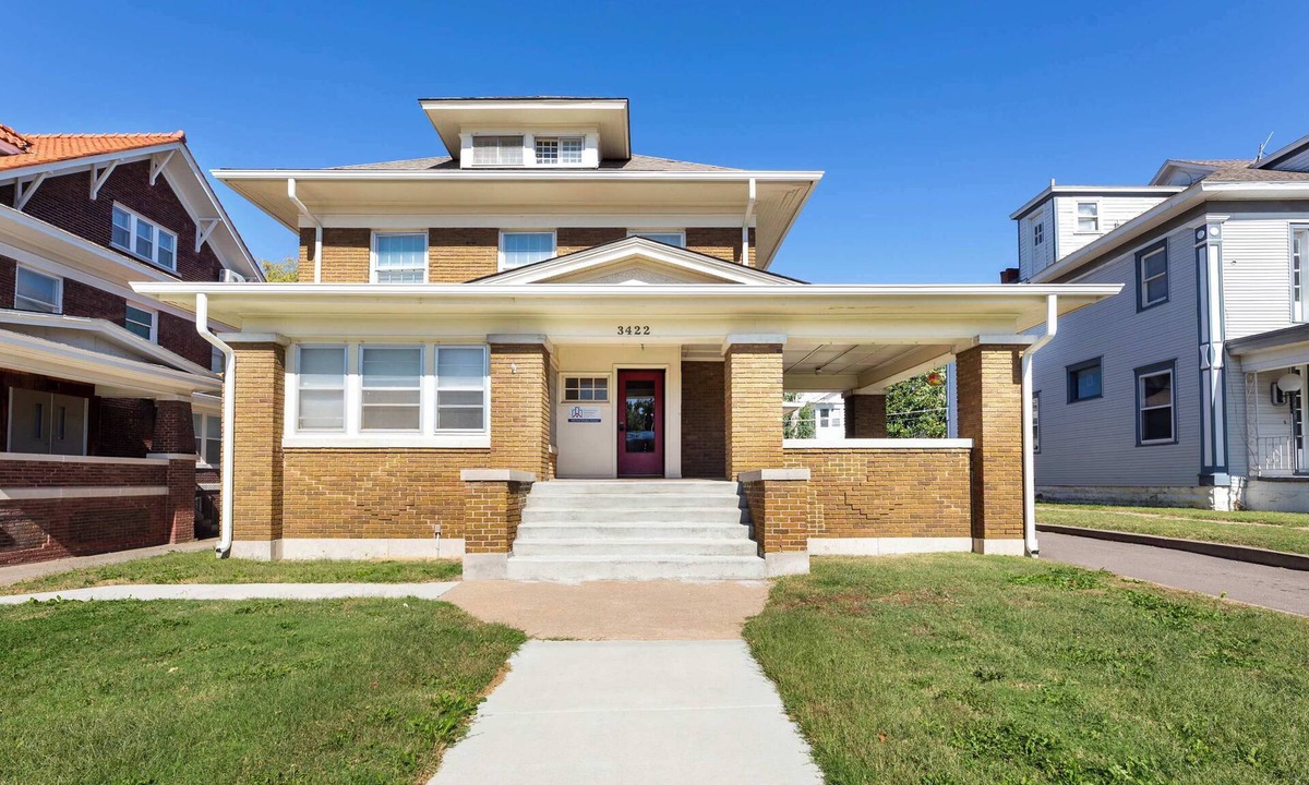 College Hill House | Modern 1 bed 1 bath unit Heart of College Hill