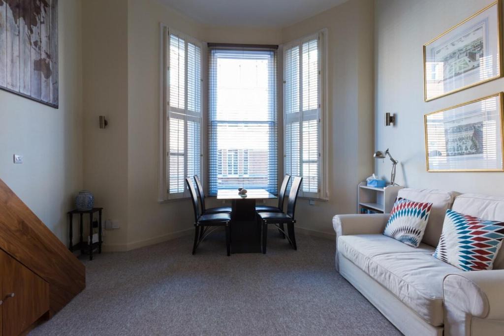 Brompton & Hans Town Hotel | Modern 1 bed Flat in Knightsbridge