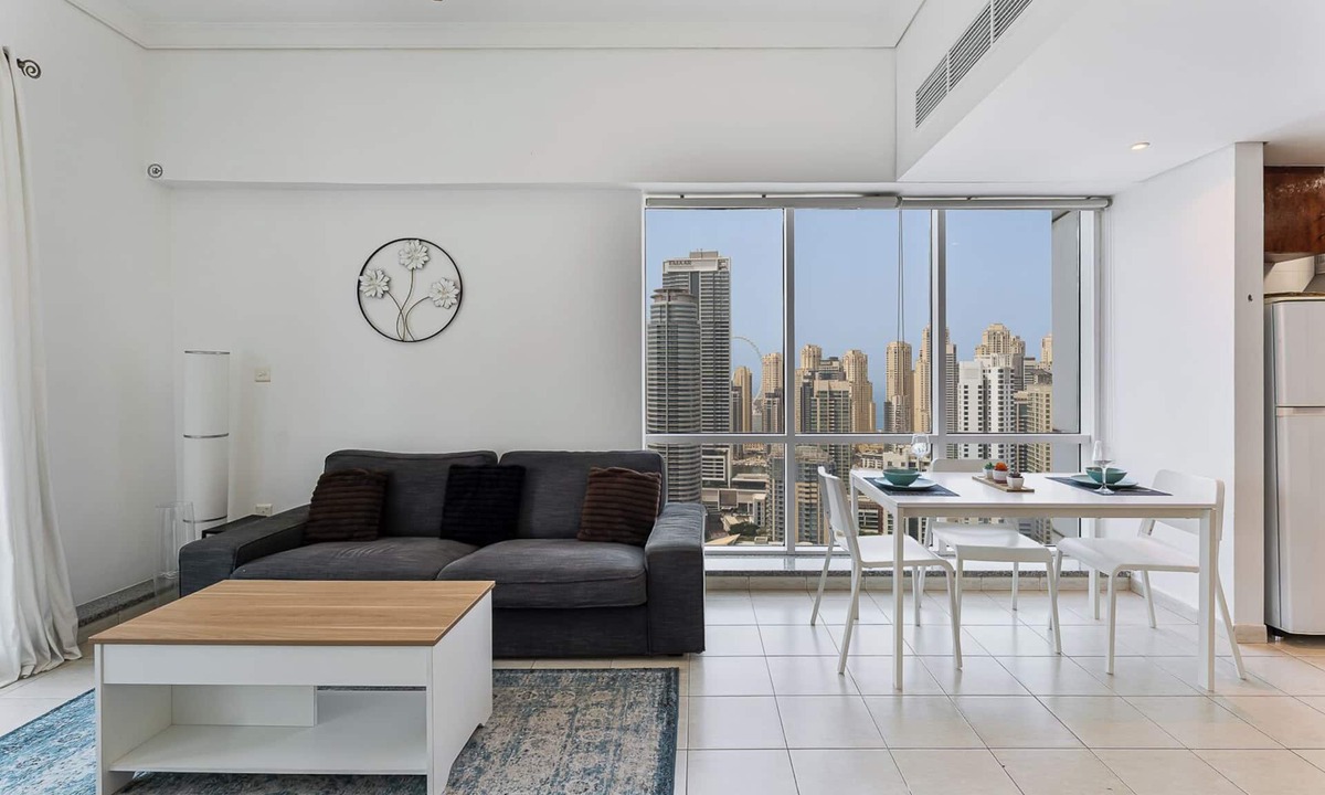 Jumeirah Lake Towers Apartment | Modern 1 Bed With Marina Views | Near JBR Beach