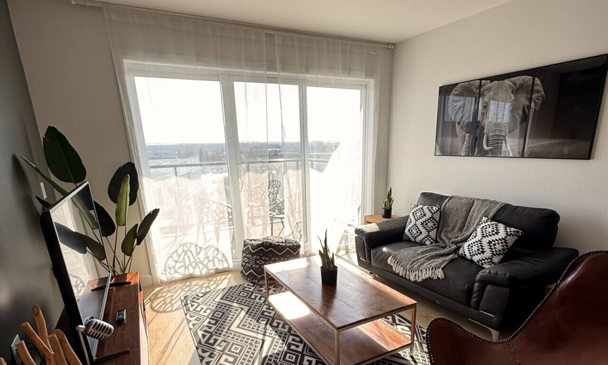 Plateau Apartment | Modern 1-Bedroom Apartment in Quebec | Le Prisme