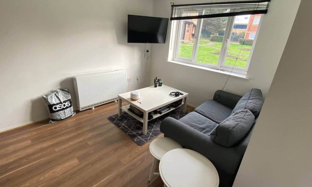 Lea Bridge Apartment | MODERN 1 Bedroom Ground Floor Flat