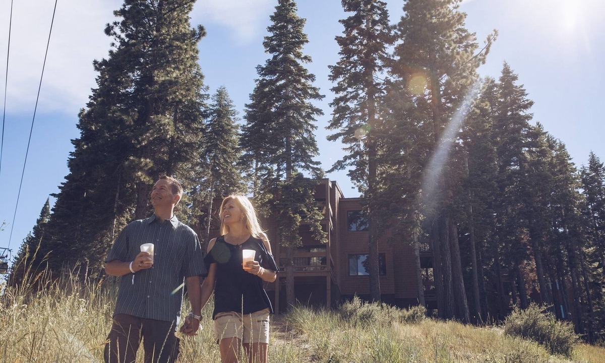 Truckee Condo | Modern 1 bedroom in Ski Trails by RedAwning