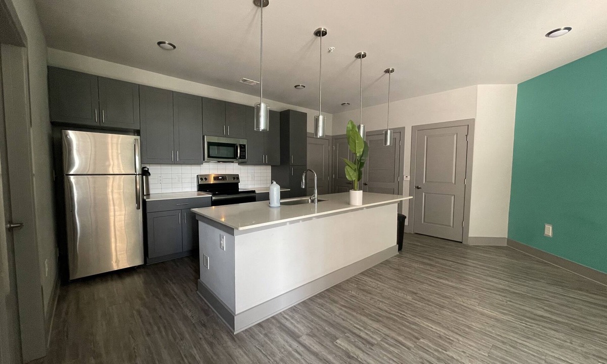 Lindridge-Martin Manor Condo | Modern 1-Bedroom Loft