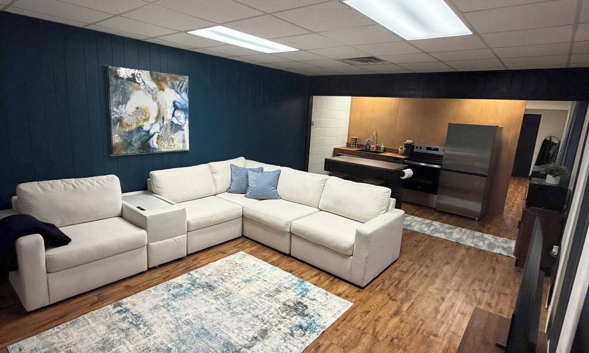 Farmington Apartment | Modern 1-bedroom newly remodeled! The Legacy at Washington!