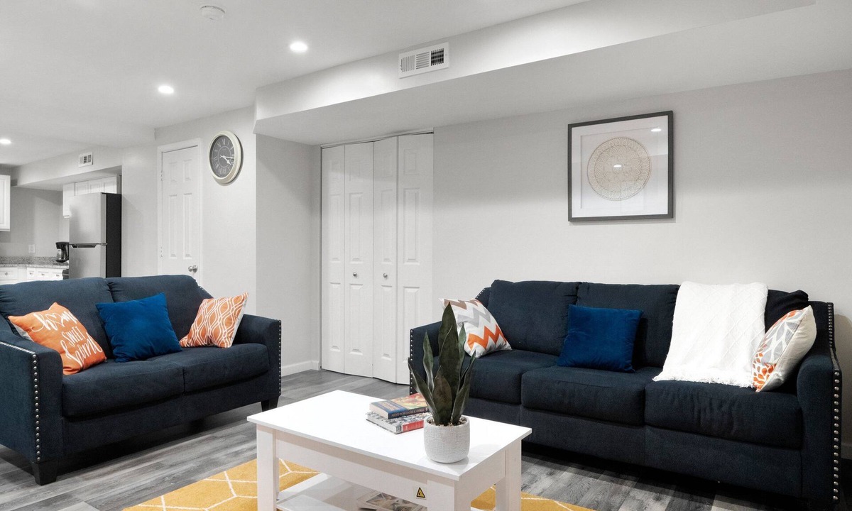 Silver Spring Apartment | Modern 1-BR Apartment