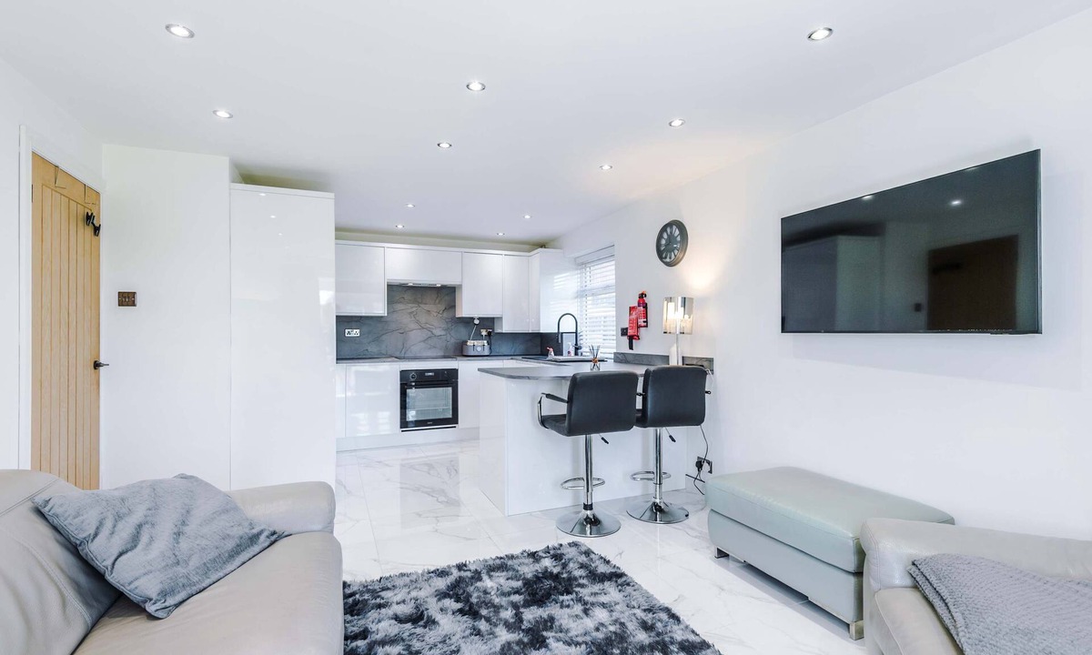 Whitefield Apartment | Modern 1BR Apartment in Whitefield