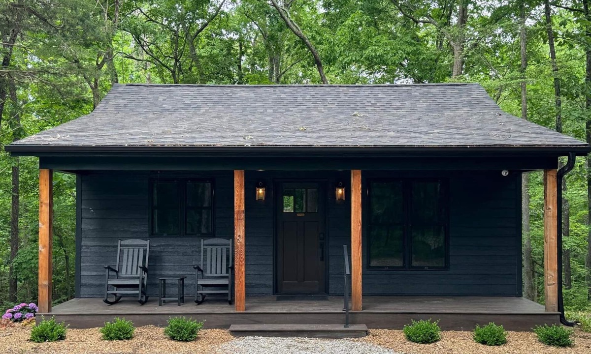 Carbondale Cabin | Modern 1BR Cabin w/Hot Tub Near Carbondale