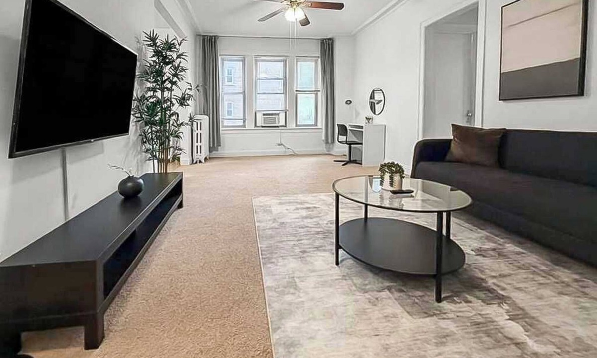 East Hyde Park Apartment | Modern 1BR in Historic HydePark