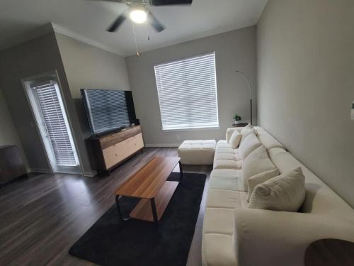Egypt Apartment | Modern 1BR in Magnolia Close to The Woodlands