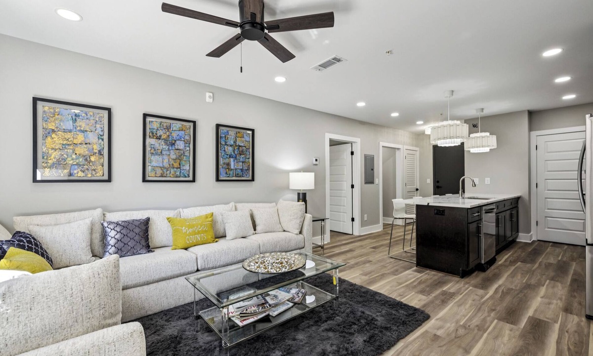 Tucker Apartment | Modern 1BR near Emory, Mercer & major health campus