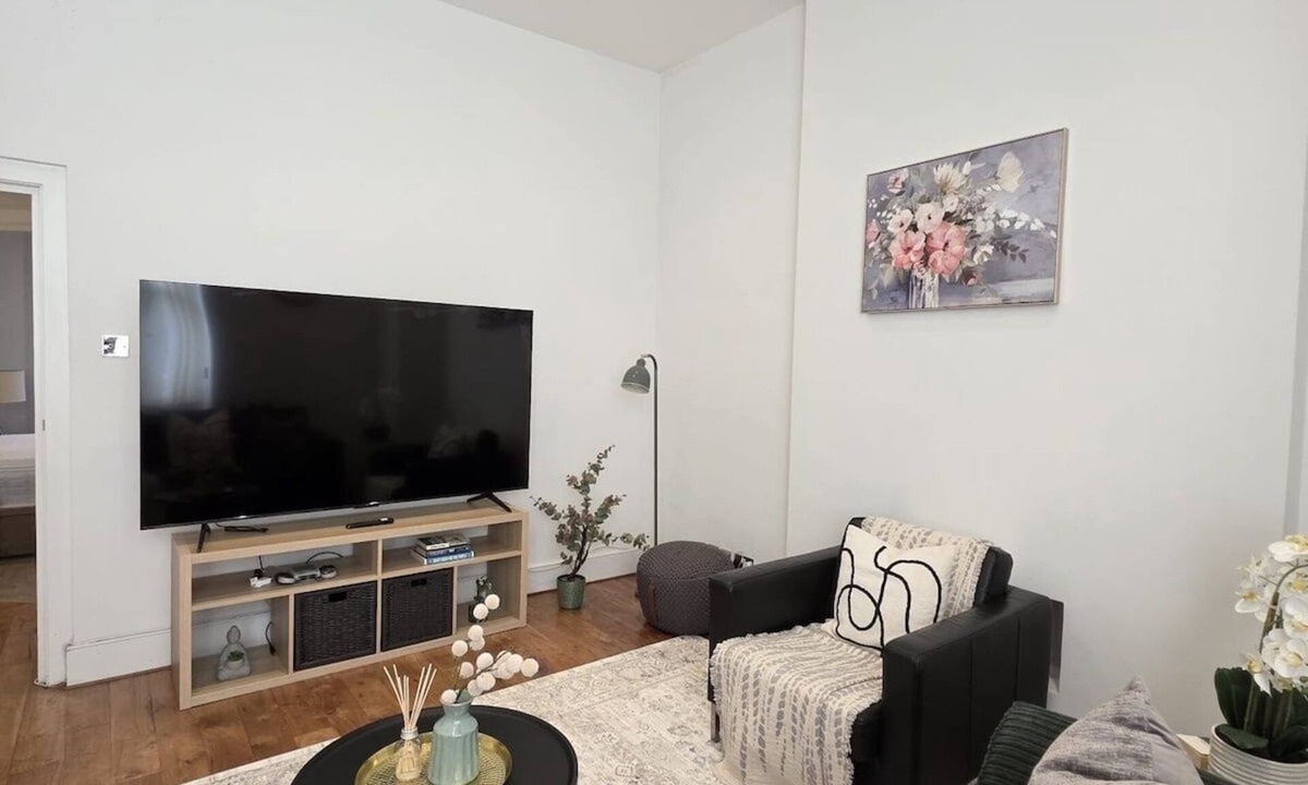 South Hampstead Apartment | Modern 1BR w/AC - SouthHampstead