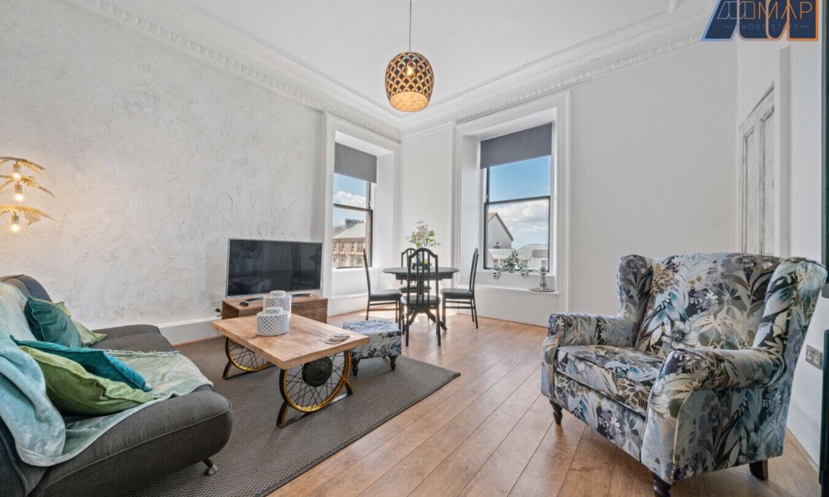 Gourock House | Modern 2 Bed Sleep 4 In Gourock