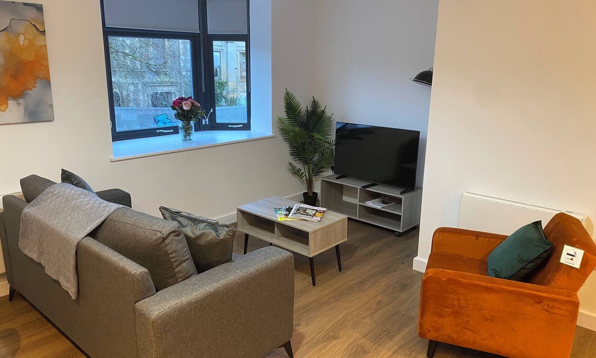 Swindon Apartment | Modern 2-Bed, Swindon Old Town