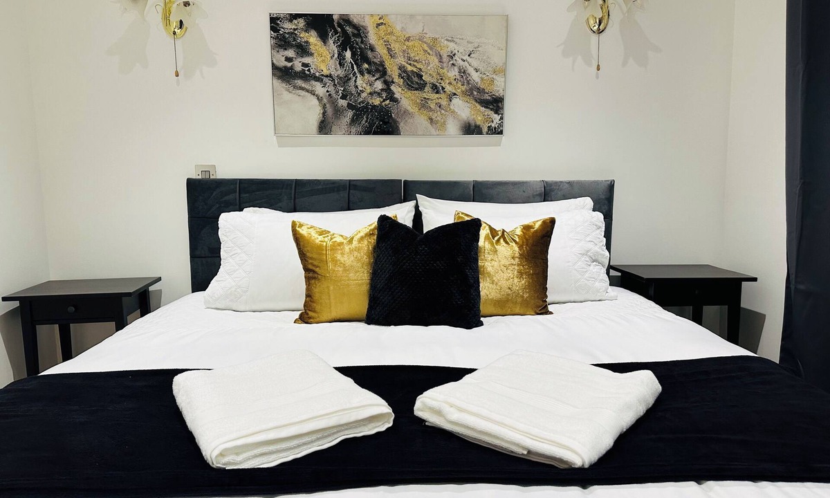 Fairfield Apartment | Modern 2 Bedroom 2 Bathroom