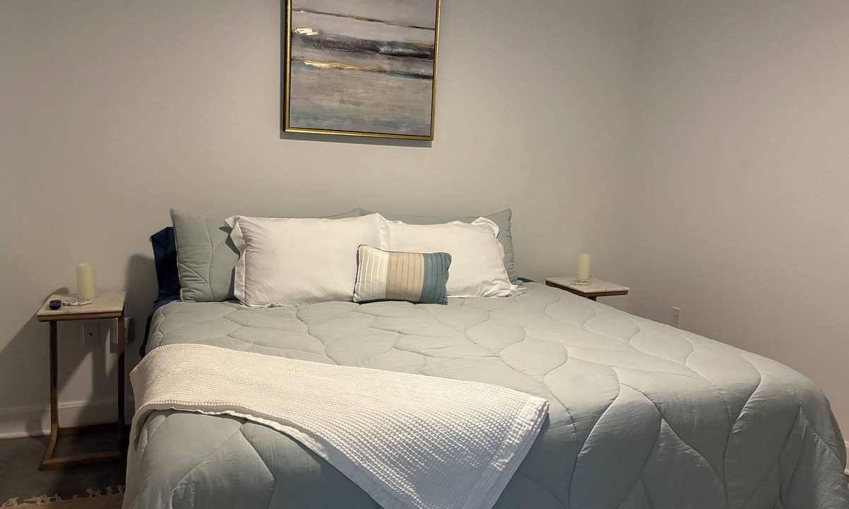 East Lawrence Condo | Modern 2-bedroom/2-bath loft centrally located near downtown.