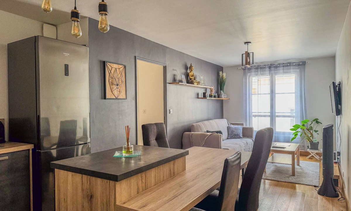 Chartres Apartment | Modern 2-bedroom apartment in the center of Chartres