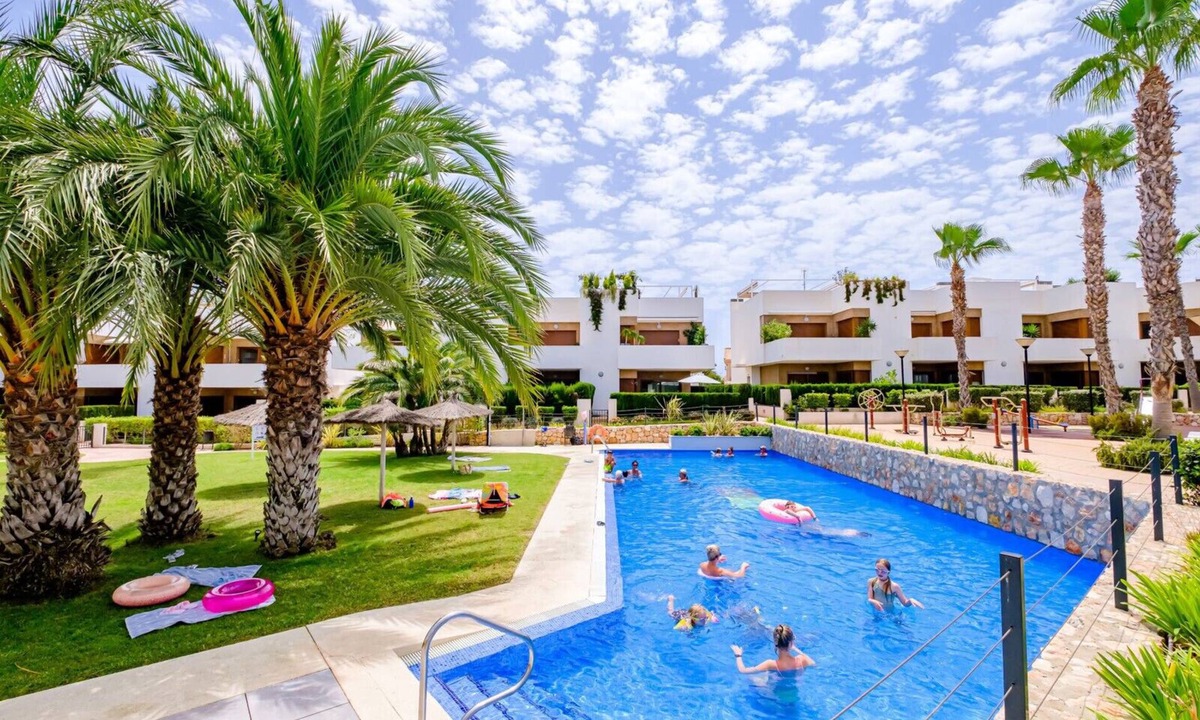 La Zenia Ski Chalet | Modern 2 bedroom bungalow in La Zenia!